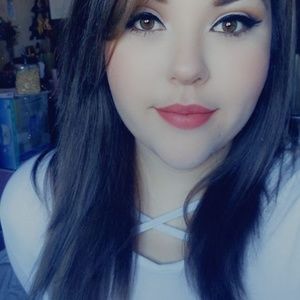 Meet your Posher, Layla